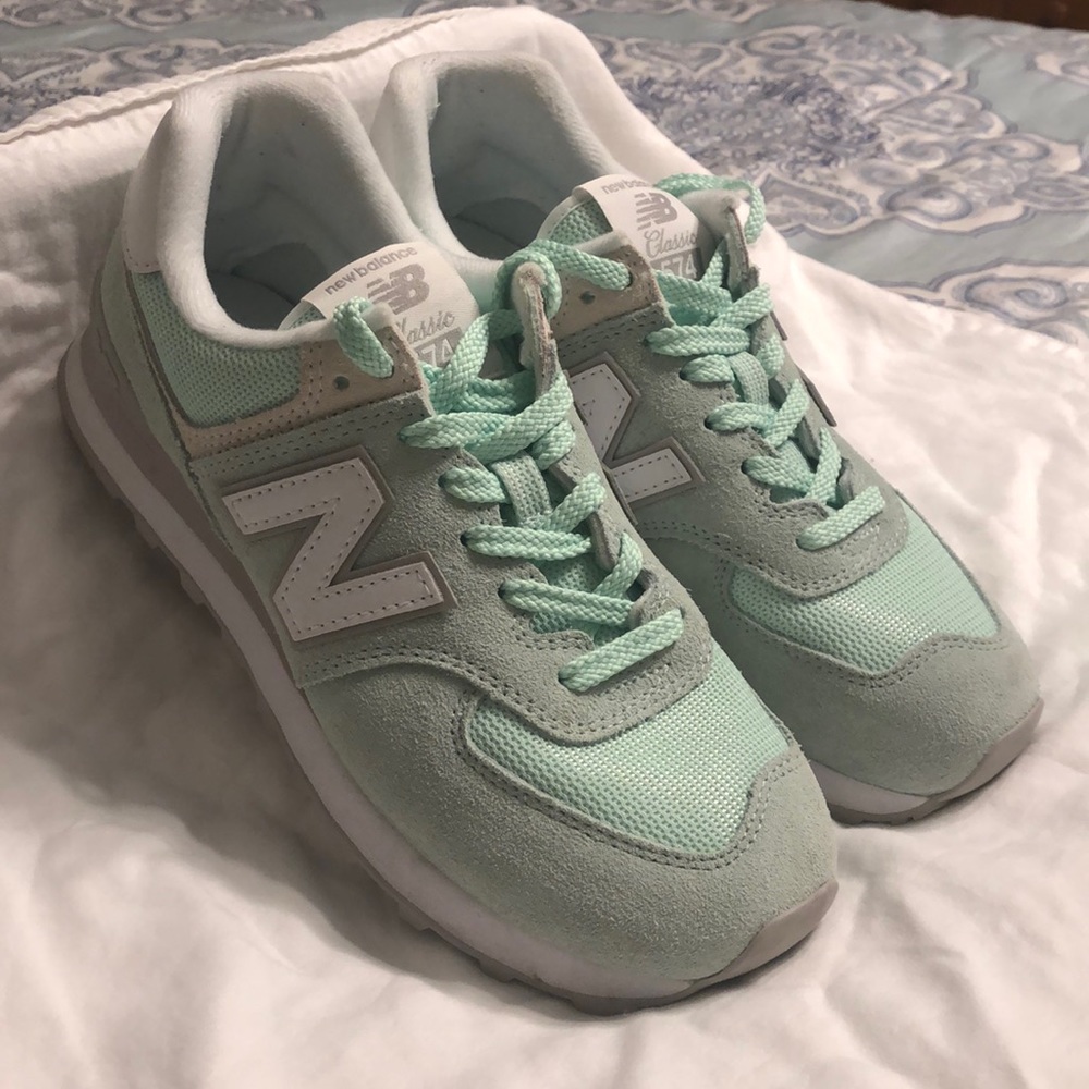 Excellent Condition- New Balance 574 Core Seafoam